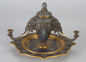 Tiffany-Chrysanthemum-Service